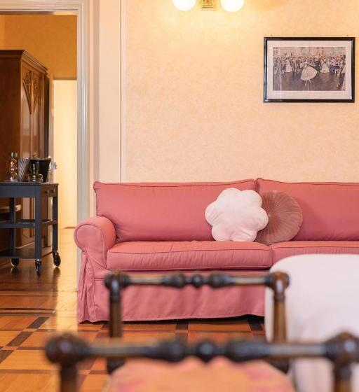 سوییت جونیور با بالکن, Villa La Bollina