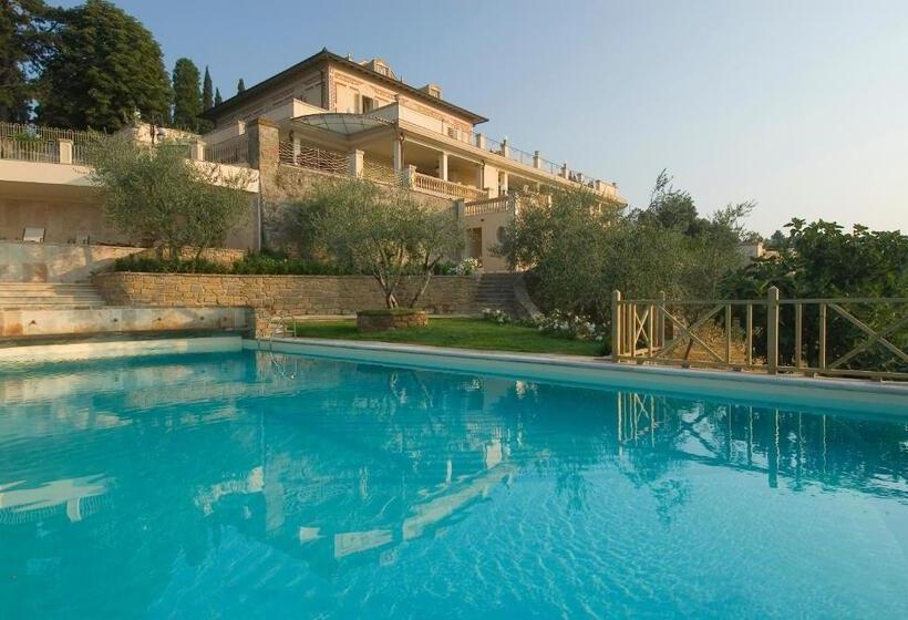 سوییت جونیور, Villa La Borghetta Spa Resort