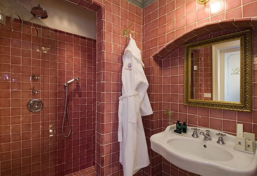 سوییت جونیور, Villa La Borghetta Spa Resort