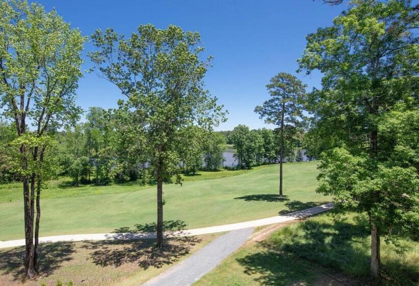 חדר סטנדרט עם מיטת קינג, Auburn Marriott Opelika Resort & Spa At Grand National