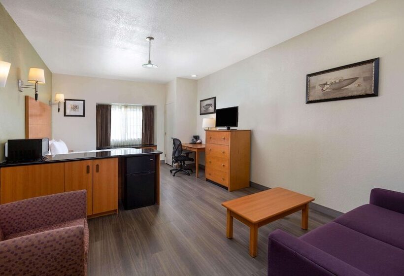 豪华套房, La Quinta By Wyndham Tulare