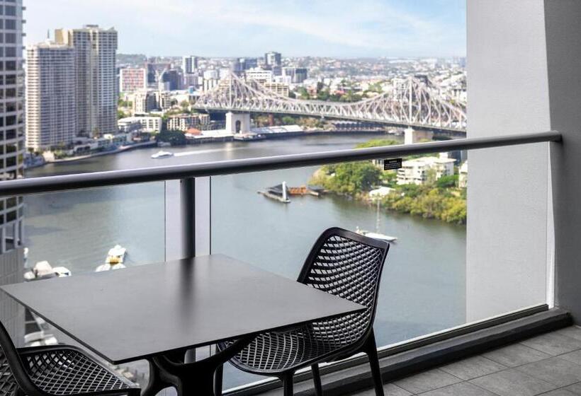 2 Bedrooms Apartment River View, Oaks Brisbane On Felix Suites