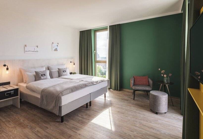 اتاق پرمیوم, Holiday Inn   The Niu Tab Dusseldorf Main Station, An Ihg