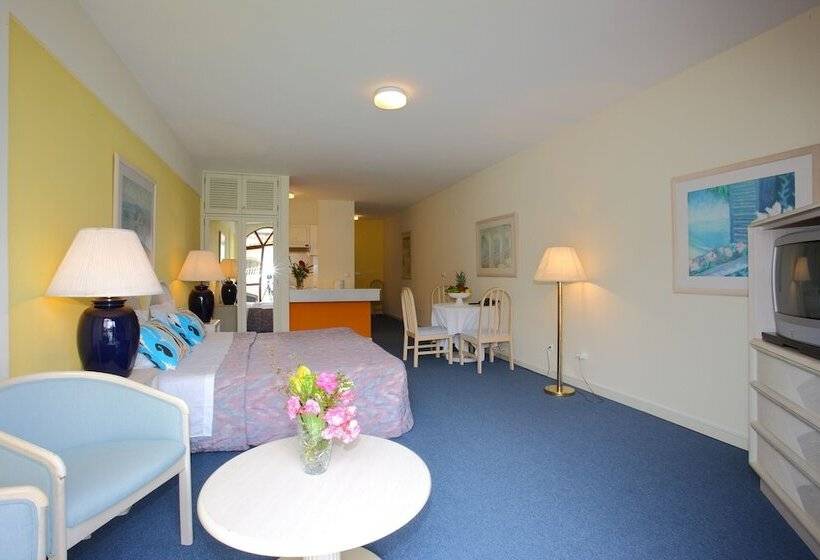 스탠다드 스튜디오, Canico Bay Apartments