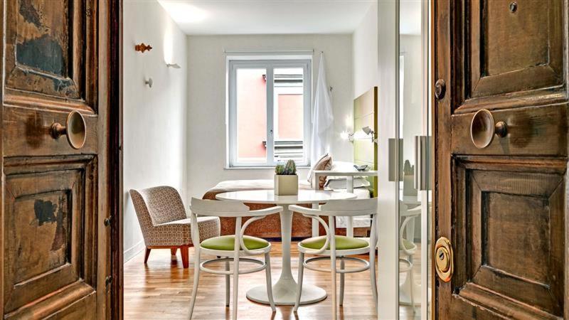 Standard Studio, Piazza Bellini & Apartments