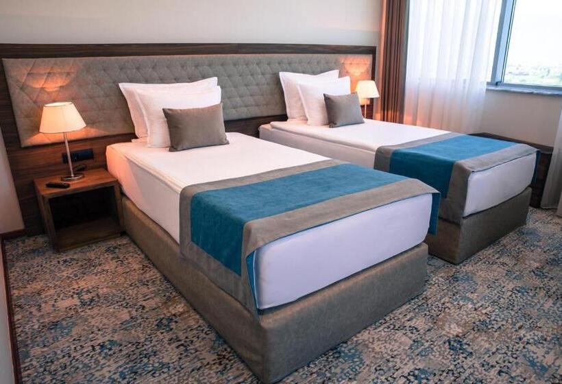 اتاق کلاسیک, Radon Plaza