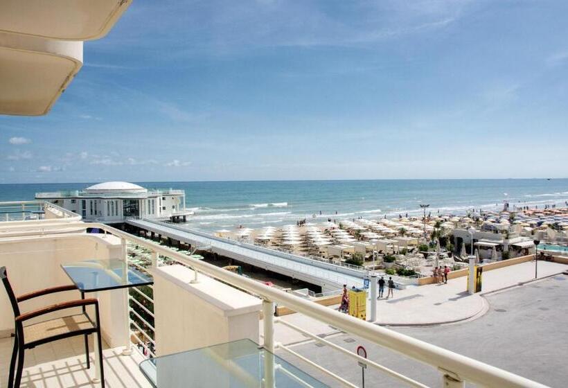 سوییت با چشم‌انداز دریا, Terrazza Marconi Hotel&spamarine