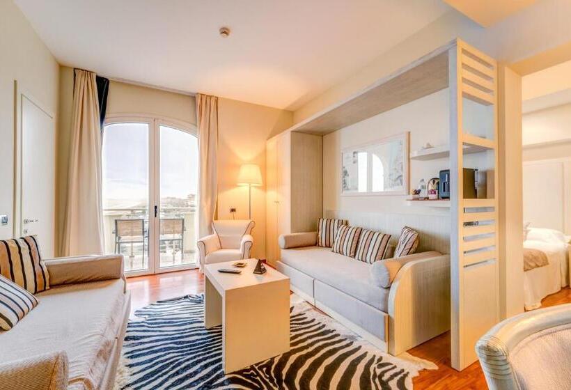 سوییت با چشم‌انداز دریا, Terrazza Marconi Hotel&spamarine