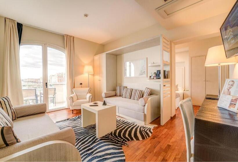 سوییت با چشم‌انداز دریا, Terrazza Marconi Hotel&spamarine
