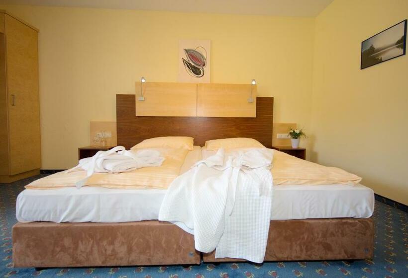 Номер Стандарт с Балконом, Gasthof   Landhotel Ernst