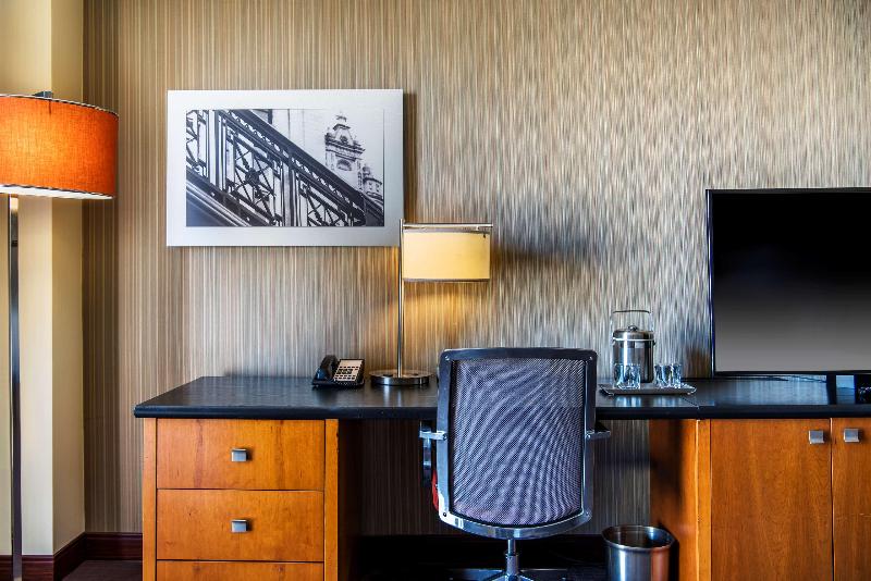 سوئیت 2 خوابه, Cosmo Hotel Hong Kong