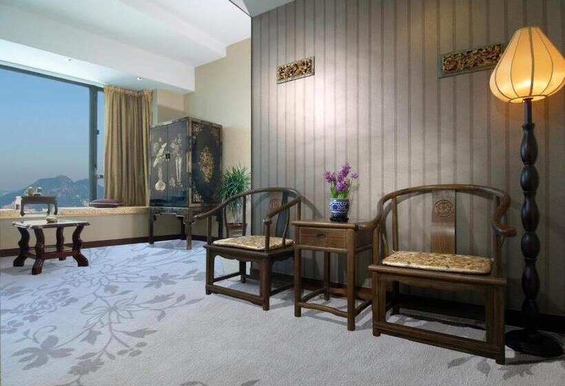 سوئیت با چشم‌انداز, Lan Kwai Fong Hotel   Kau U Fong