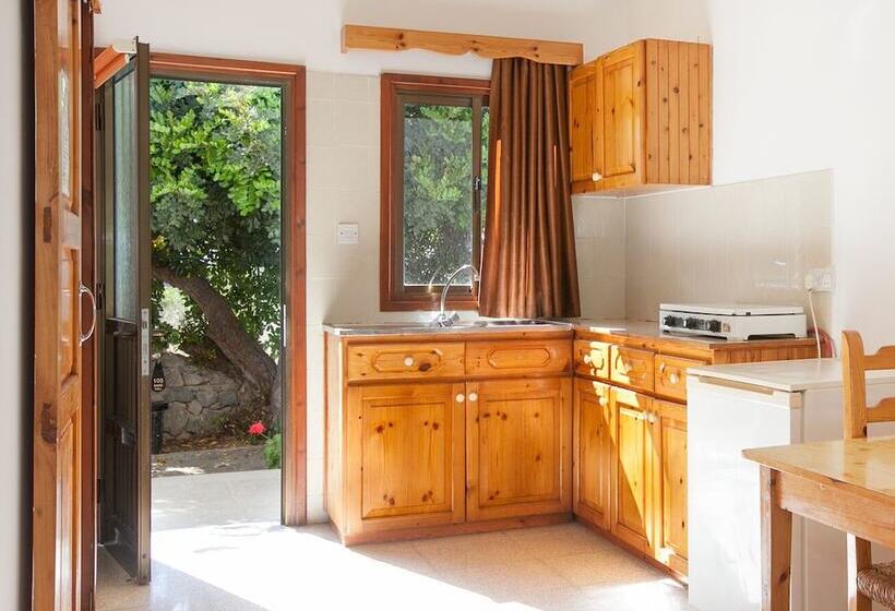 Номер Дюплекс, Bare Hill Holiday Village