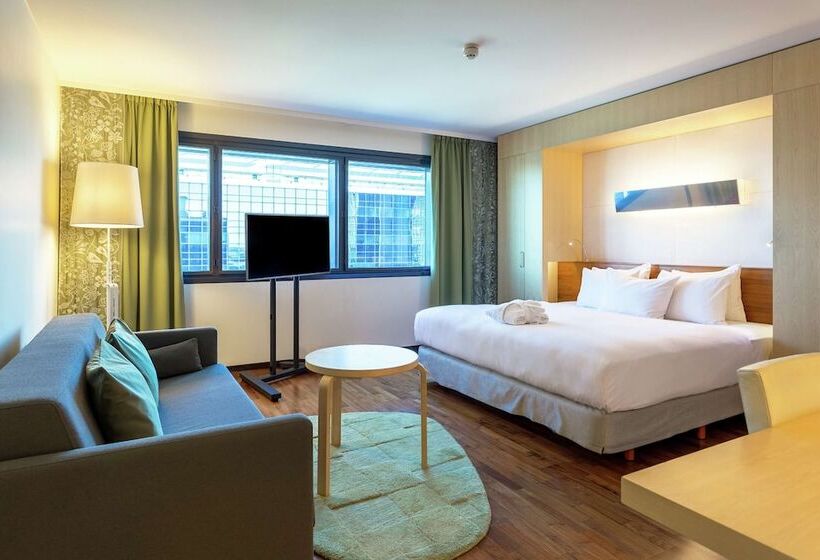 Номер Стандарт Двуспальная Кровать, Hilton Helsinki Airport
