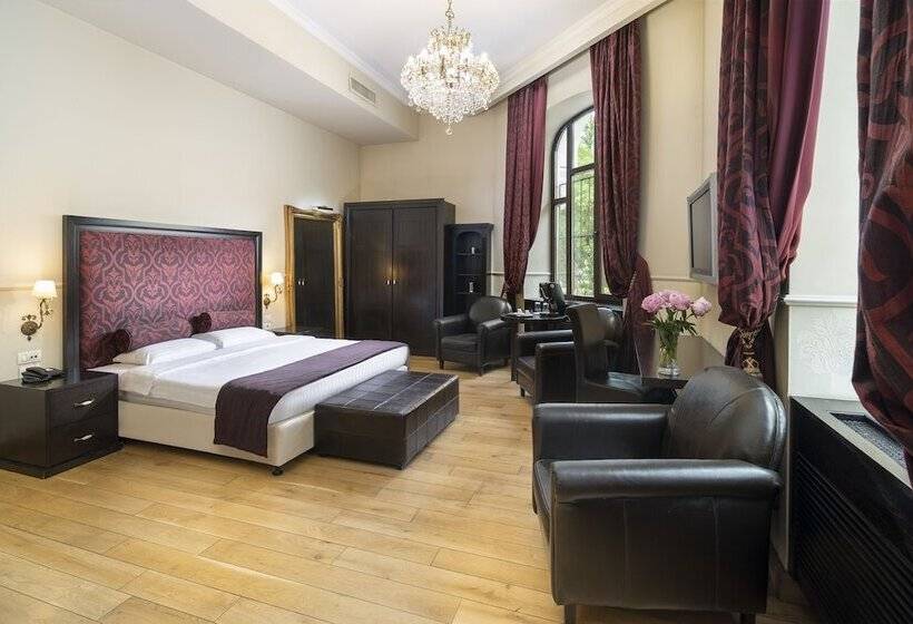 اتاق اجرایی, Moxa Bucharest Boutique
