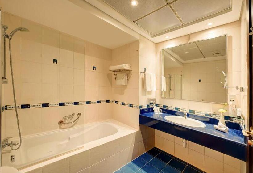 Люкс Ejecutiva 2 Спальни, Copthorne Hotel Dubai