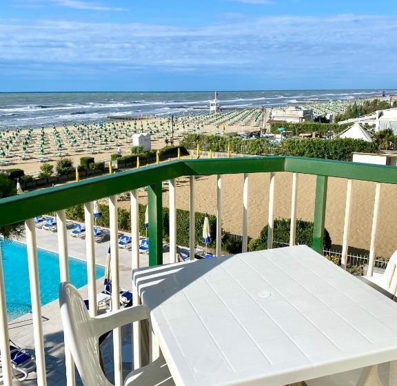 带海景标准四人间, Florida