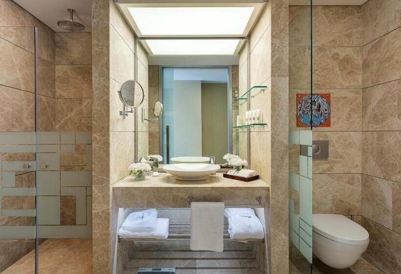 اتاق استاندارد با چشم‌انداز باغ, Swissotel Buyuk Efes Izmir