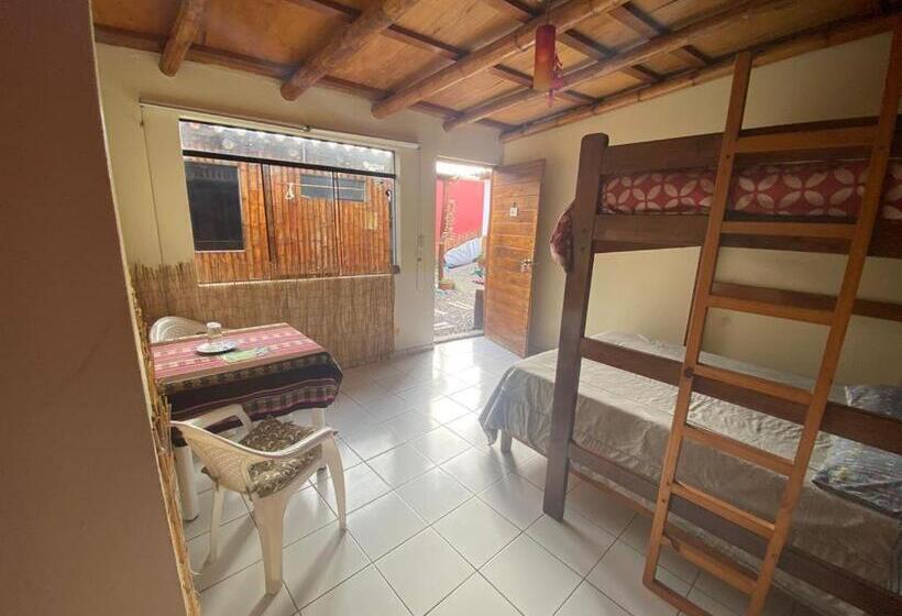 اتاق استاندارد سه تخته با چشم‌انداز باغ, Surf House Chicama