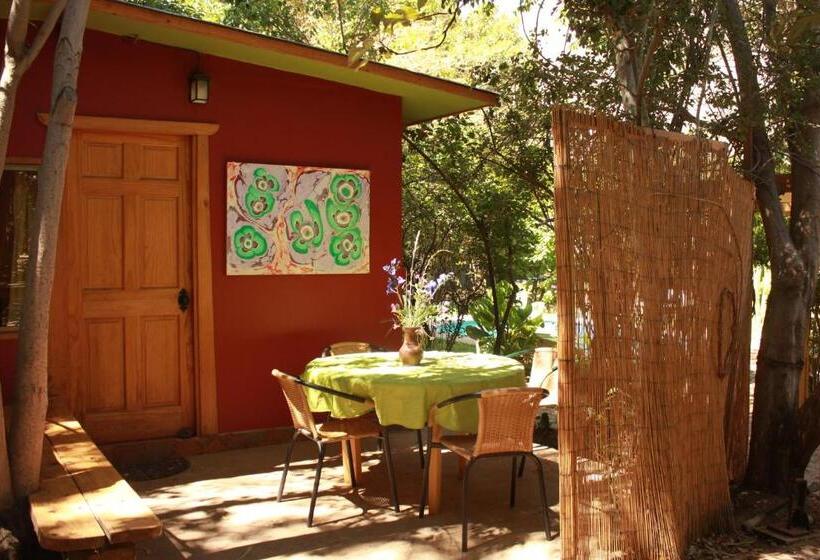 اتاق خانوادگی با چشم‌انداز باغ, El Jardín Secreto Pisco Elqui