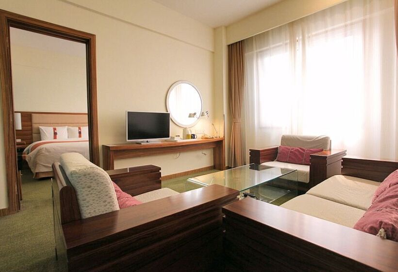 سوییت, Holiday Inn Express Hefei South By Ihg