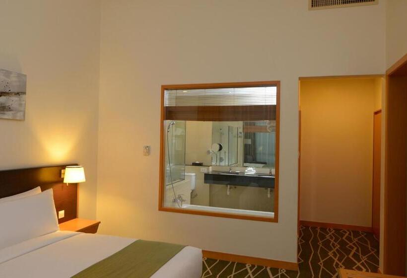 سوئیت با تخت بزرگ, Holiday Inn Melaka By Ihg