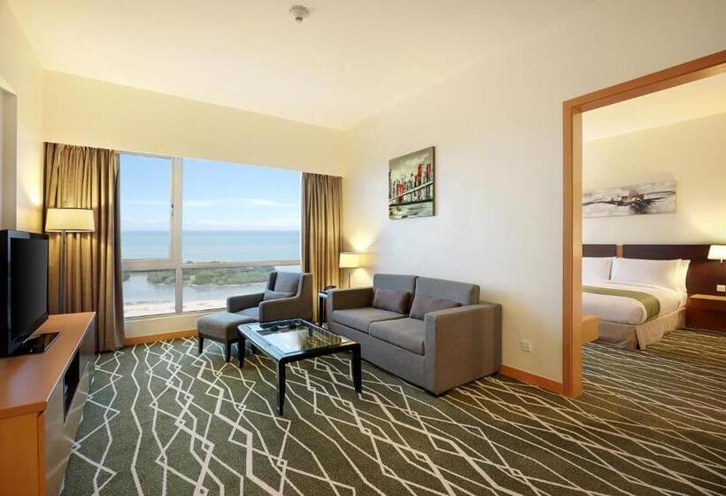 سوئیت با تخت بزرگ, Holiday Inn Melaka By Ihg