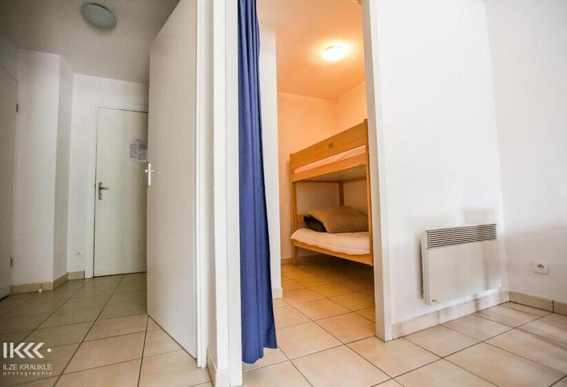 Comfort studio with balcony, Résidence Balcons De La Neste