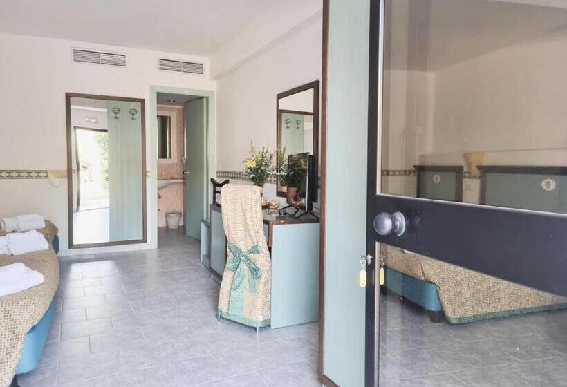 اتاق استاندارد سه نفره, Club   Baia Dei Gigli