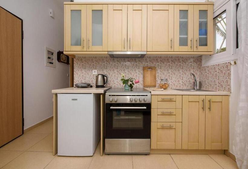 דירת חדר נוף לגינה, Romantic Palace Beach Apartments