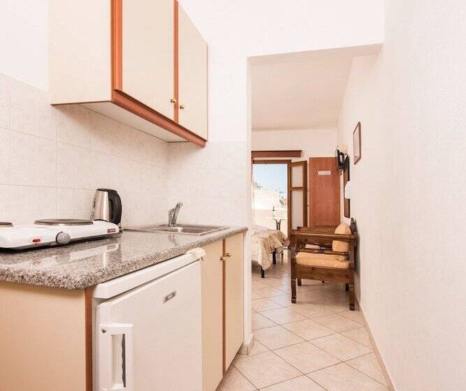 استودیوی استاندارد, Villa Voula