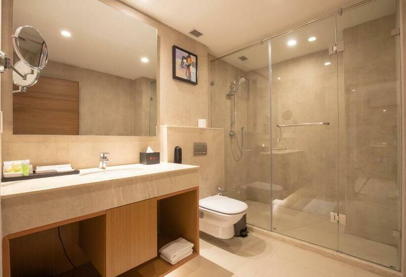 اتاق دلوکس با تخت کینگ و چشم‌انداز شهر, Ramada Encore By Wyndham Kathmandu Thamel