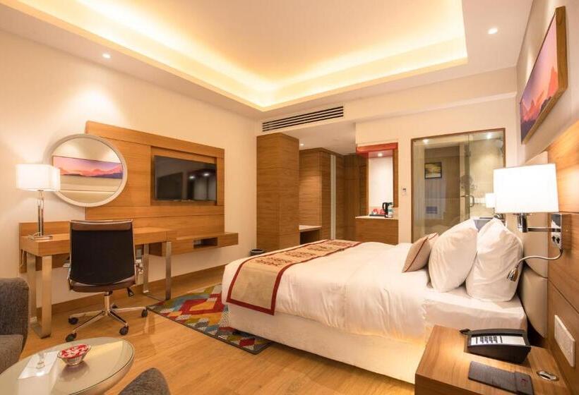 اتاق دلوکس با تخت کینگ و چشم‌انداز شهر, Ramada Encore By Wyndham Kathmandu Thamel