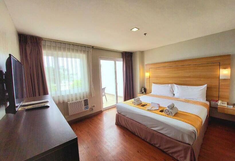 اتاق لوکس با چشم‌انداز دریاچه, Tagaytay Hotel Sixb