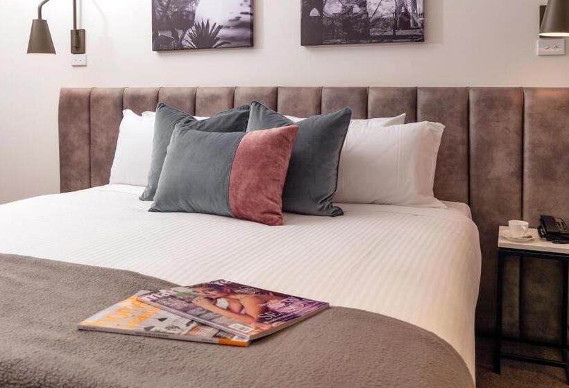 اتاق استاندارد با تخت بزرگ, Oaks R Suites Geelong