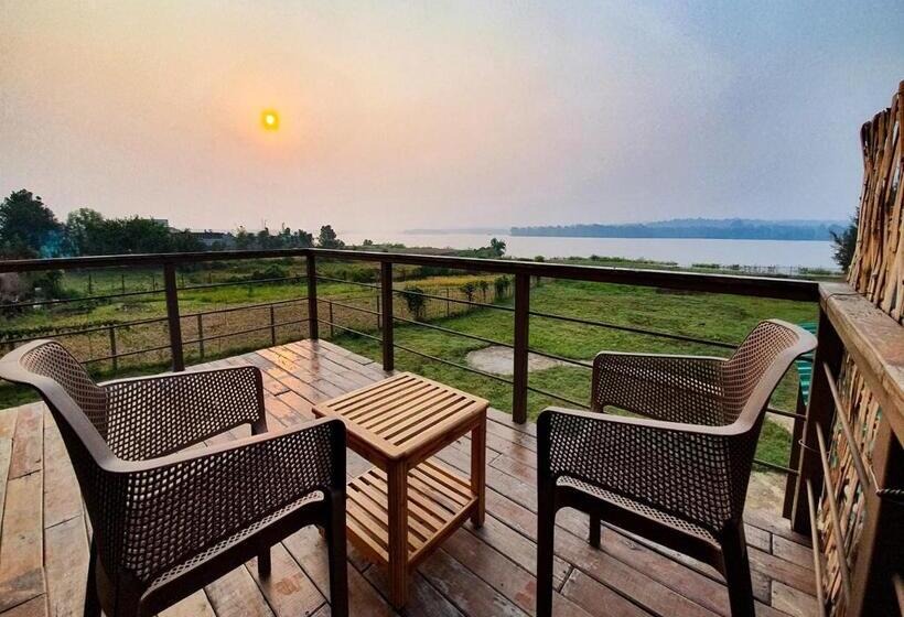 デラックスルーム, The Satpura Panchtatva Villa