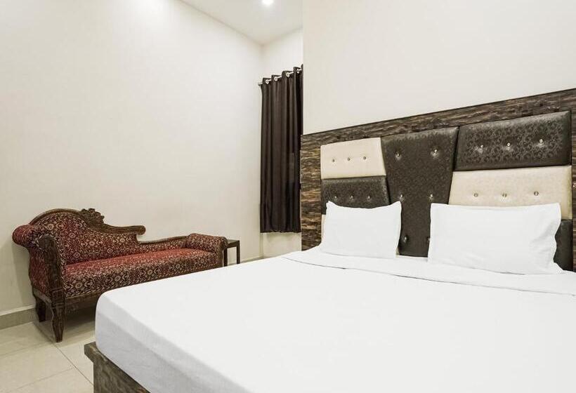 اتاق خانوادگی, Chahal Residency