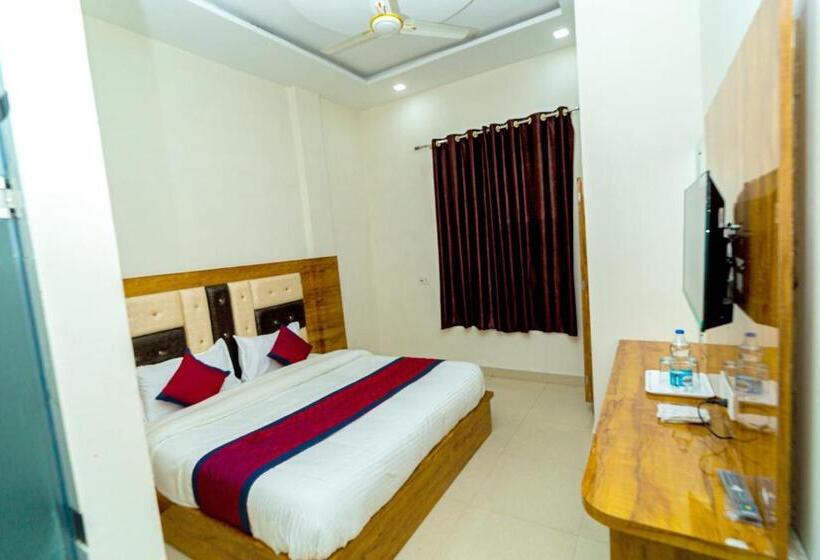 استودیو استاندارد با تخت کینگ, Chahal Residency