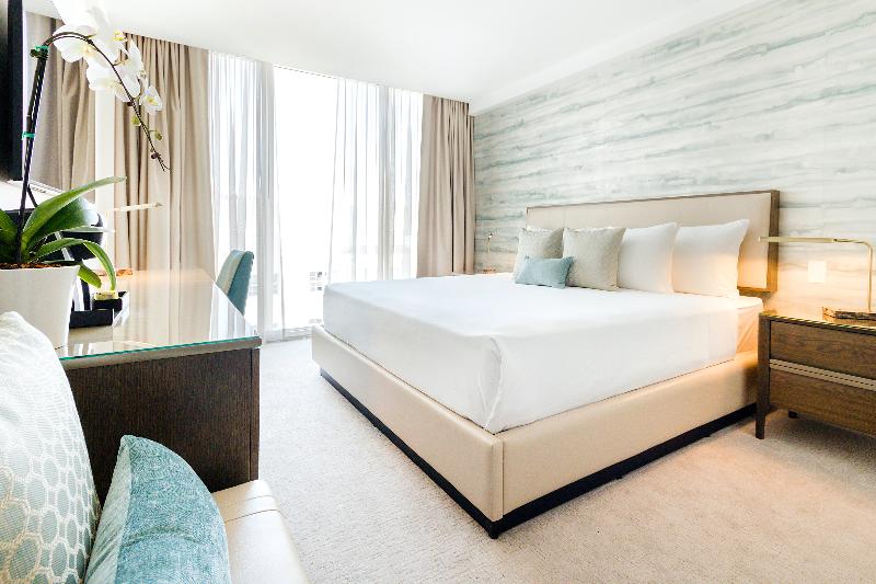 חדר דחוקס עם מיטת קינג, Iberostar Waves Miami Beach