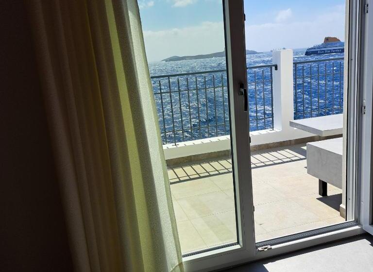 سوییت با چشم‌انداز دریا, Nisaki Hotel & Elite Suites