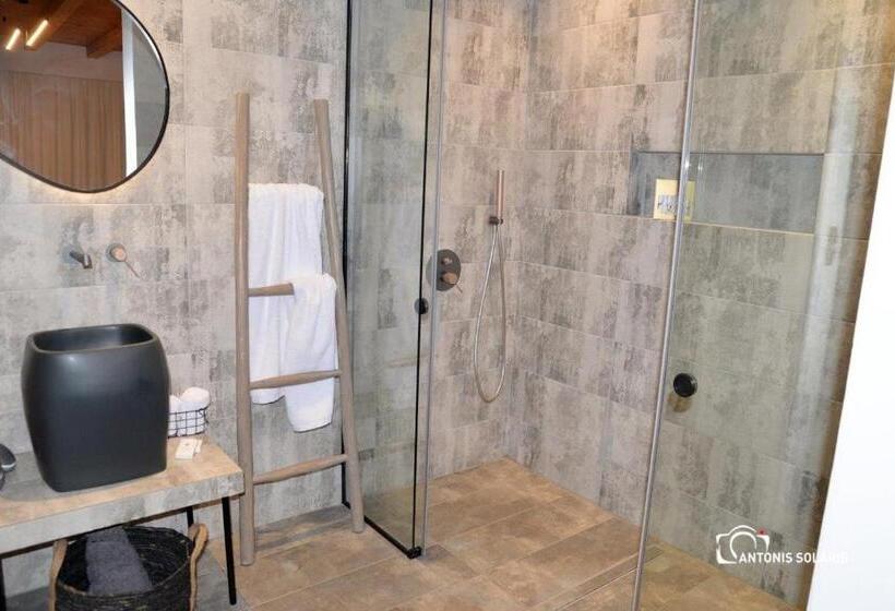 سوییت با چشم‌انداز دریا, Nisaki Hotel & Elite Suites