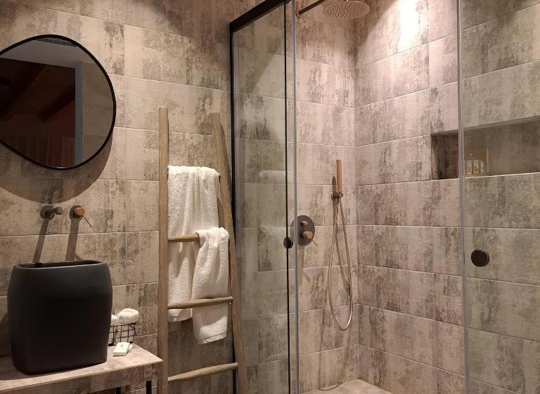 سوییت با چشم‌انداز دریا, Nisaki Hotel & Elite Suites