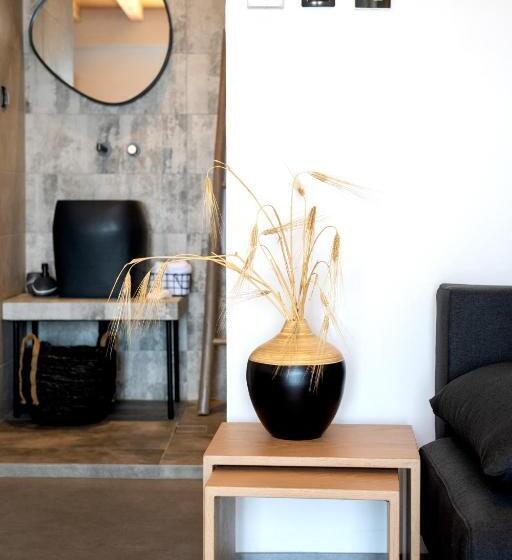 سوییت با چشم‌انداز دریا, Nisaki Hotel & Elite Suites