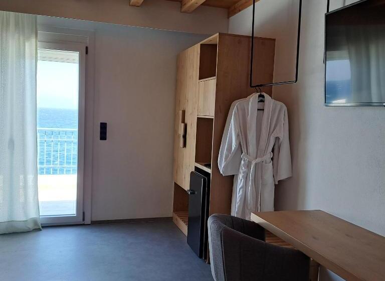 سوییت با چشم‌انداز دریا, Nisaki Hotel & Elite Suites