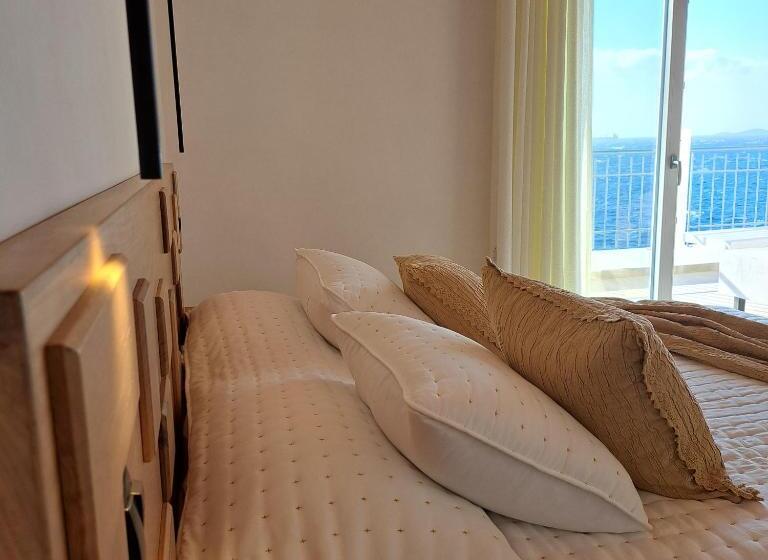 سوییت با چشم‌انداز دریا, Nisaki Hotel & Elite Suites