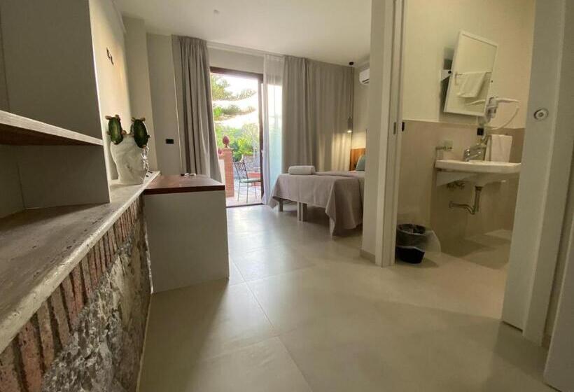 高级三人间, Villa Antonino