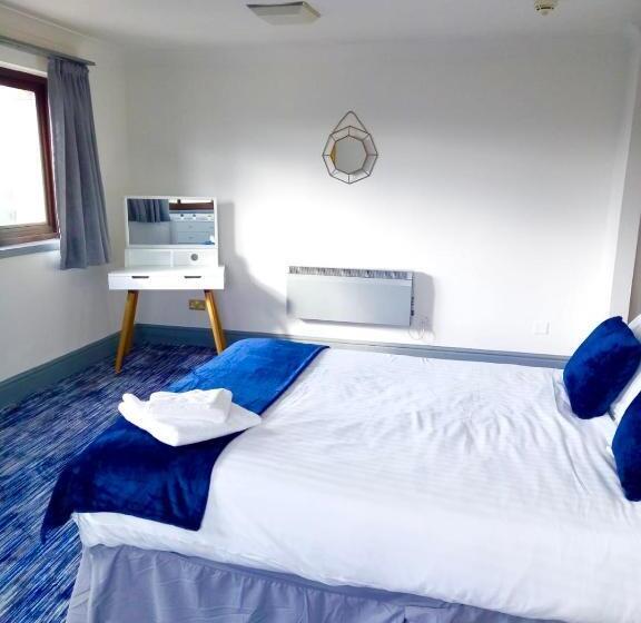 Номер Deluxe, Himley Country