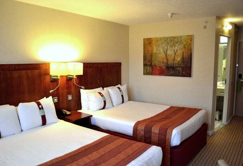Номер Стандарт 2 Двуспальные Кровати, Holiday Inn Northampton, An Ihg