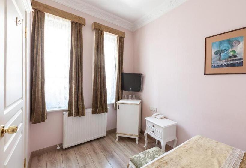 اتاق خانوادگی, Romantic Hotel Istanbul