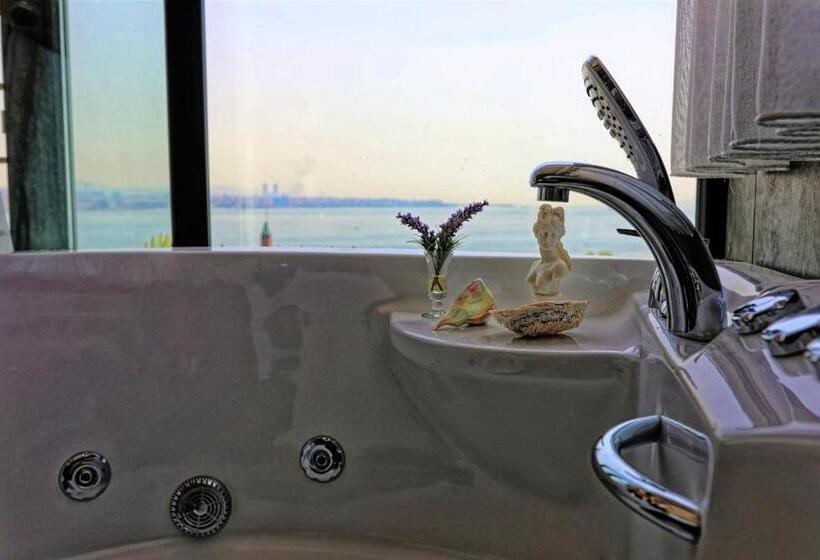 سوئیت با تخت بزرگ, Romantic Hotel Istanbul